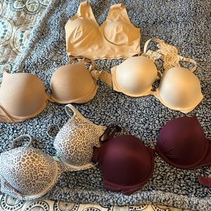 Bundle of Victoria secret bras 34D